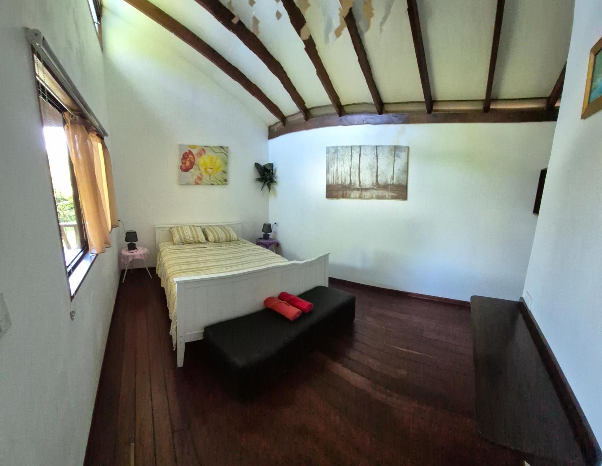 Centro Ananda Bed and Breakfast Guápiles Buitenkant foto
