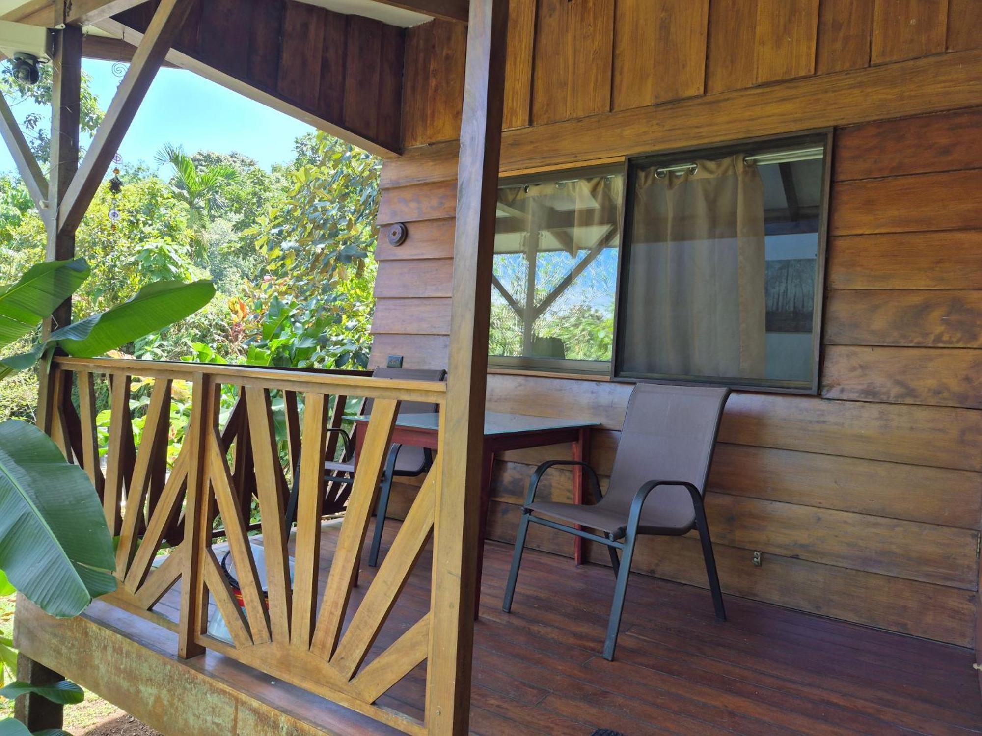 Centro Ananda Bed and Breakfast Guápiles Buitenkant foto