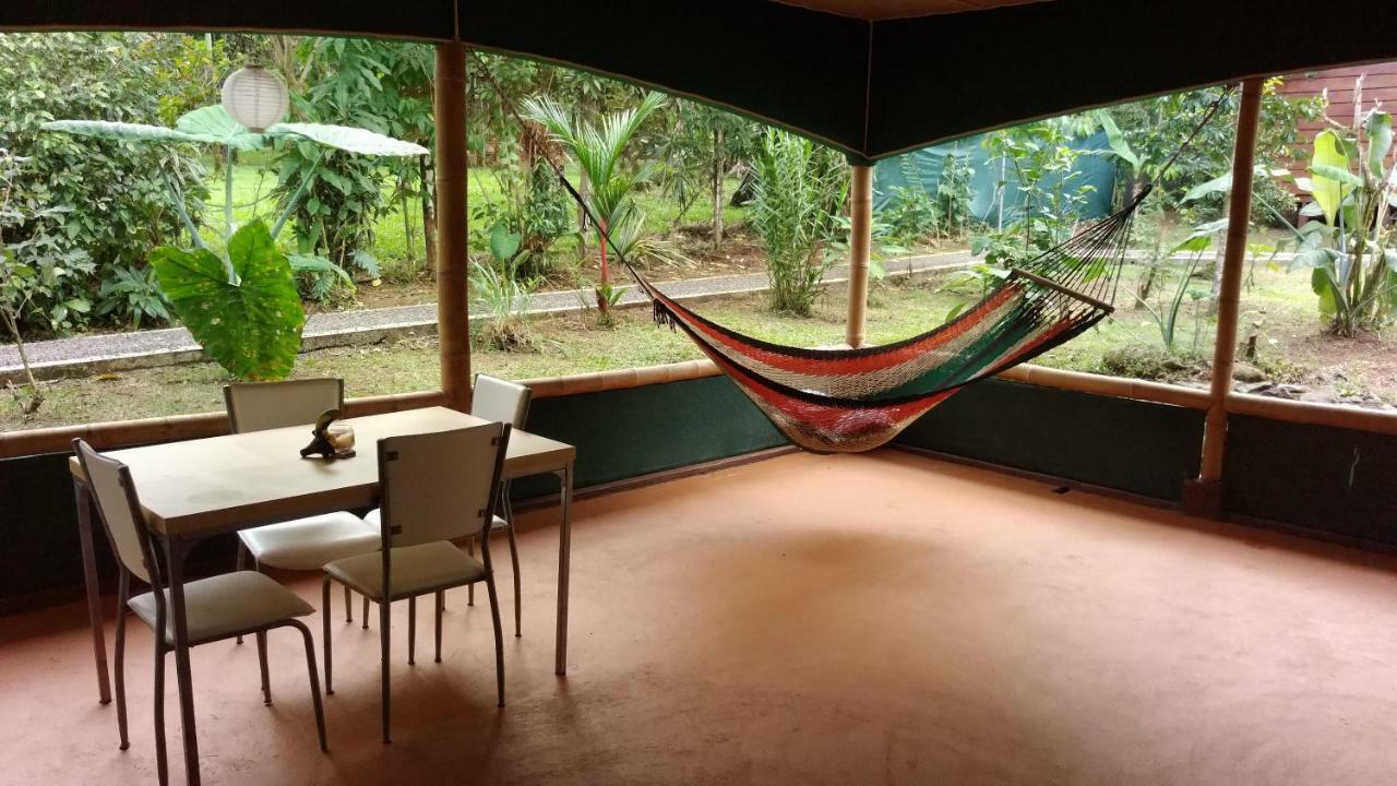 Centro Ananda Bed and Breakfast Guápiles Buitenkant foto